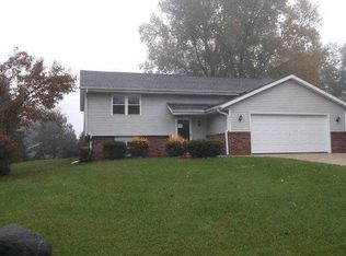 602 Highview Dr, Slinger, WI 53086