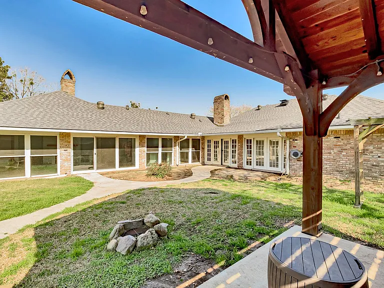 4204 Pine Park Dr — Photo 35