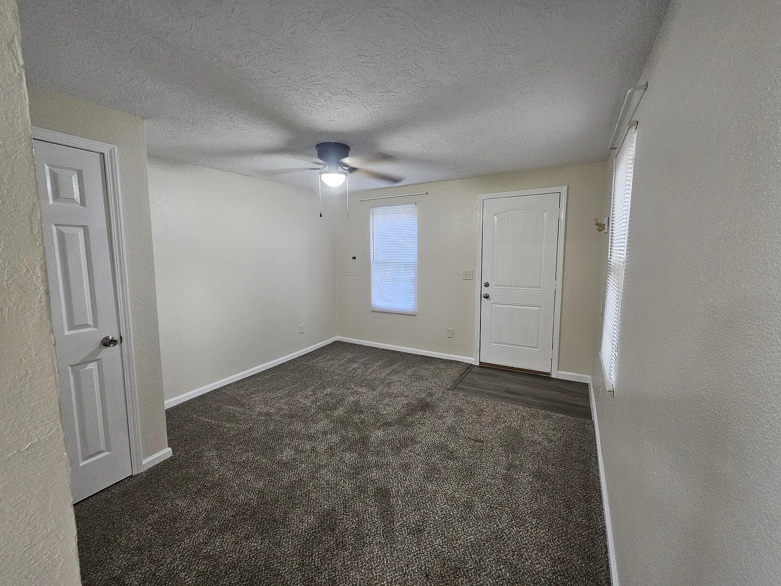 1359 E Blaine St — Photo 2
