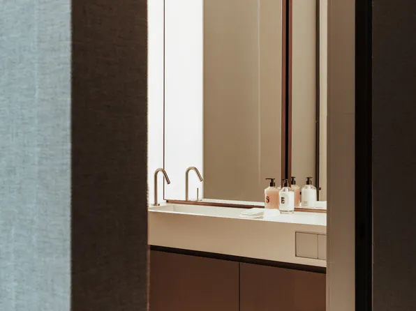 100 East 53rd Street image 13 of 24