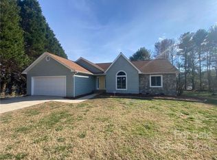 1860 18th Street Ct NE, Hickory, NC 28601