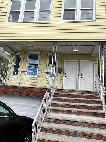 127 W 51st St Photo 1