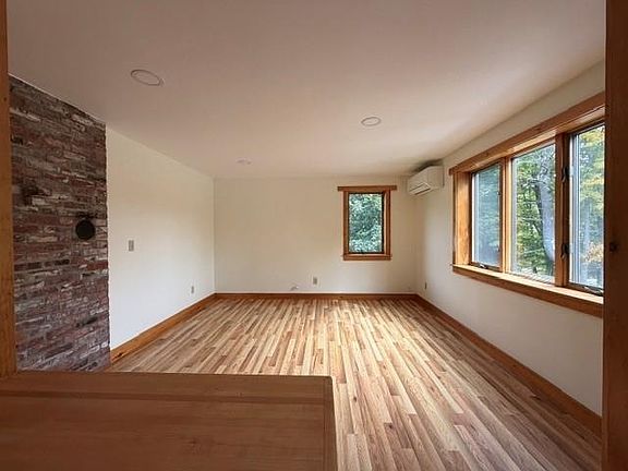 3rd image of 81 Fairview Ave
