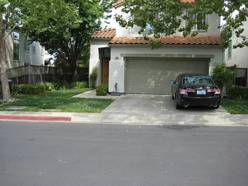 1026 Vista Pointe Cir Photo 1