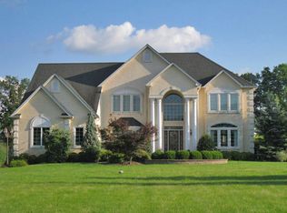 2 John Trout Rd, Ringoes, NJ 08551