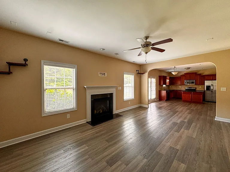 717 Saint Johns Loop — Photo 11