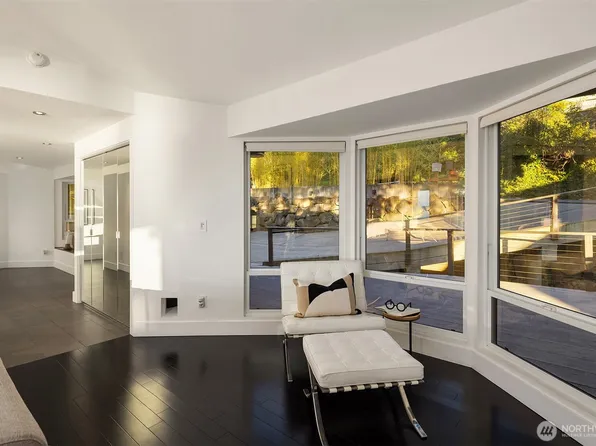 15733 25th Avenue SW, Burien, WA 98166