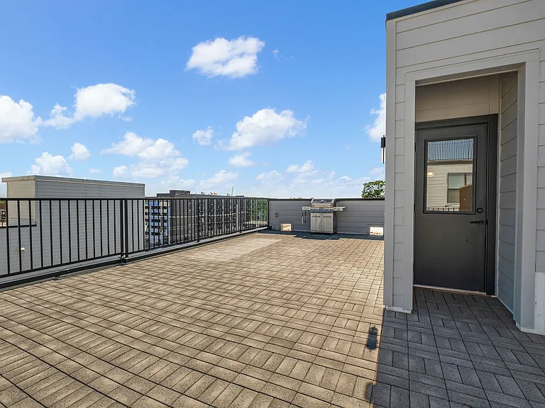 608 Hagan St — Photo 4