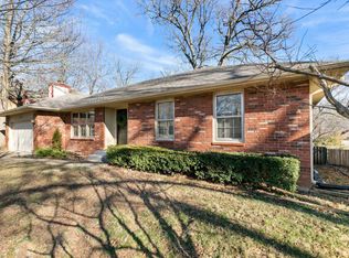 2118 S Hillcrest Ave, Springfield, MO 65807