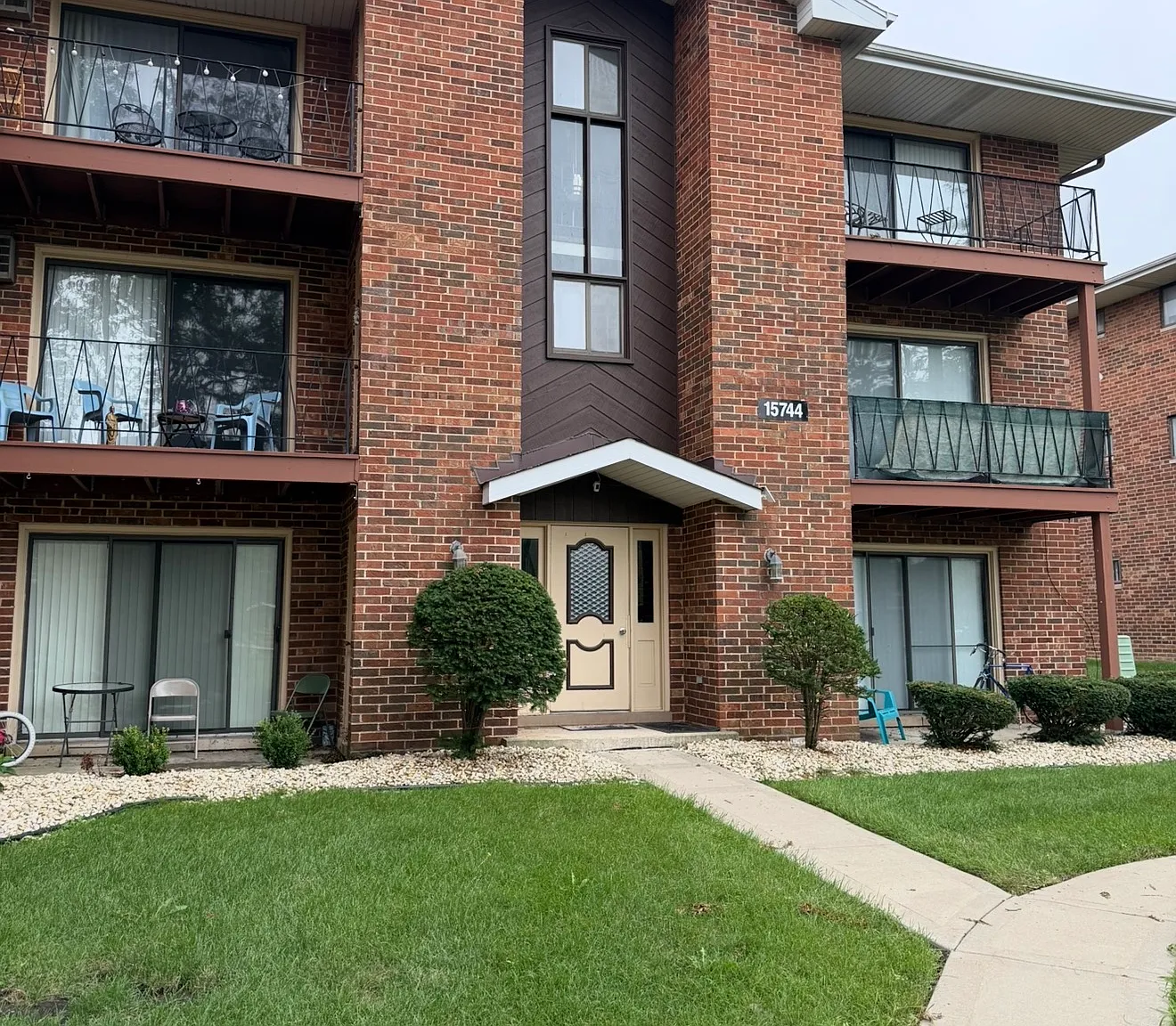 15744 Lake Dr — Photo 1