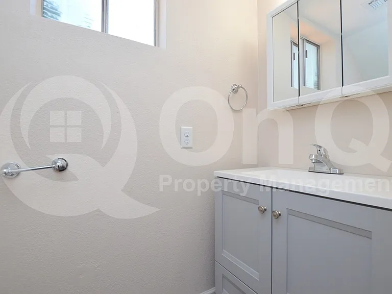 1418 E Knoll Cir #3 — Photo 12