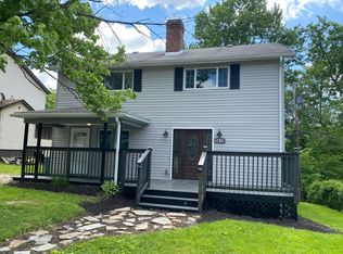 3810 Middle Aly, South Park, PA 15129