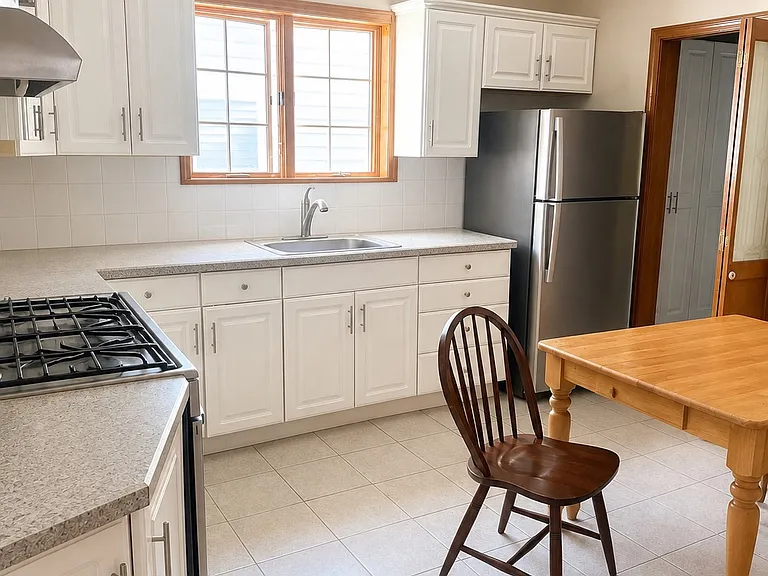17 Shannon St #2 — Photo 2