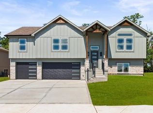 1308 N Holland Dr, Independence, MO 64056