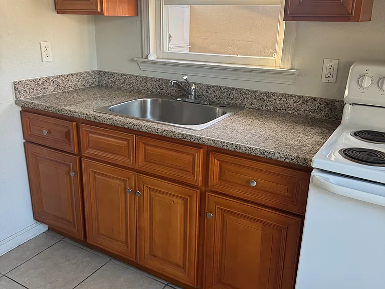 177-181 Hampton Rd #179 — Photo 10