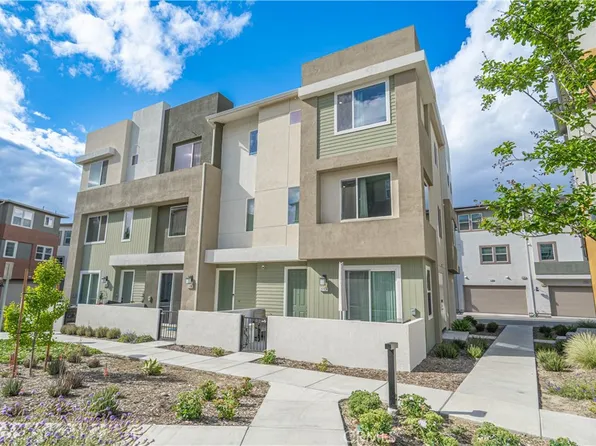 27154 Valley Oak Pl, Valencia, CA 91381