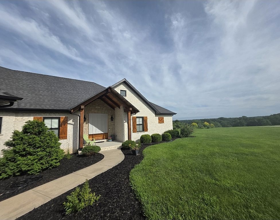 1660 S Songbird Cir - Property Image