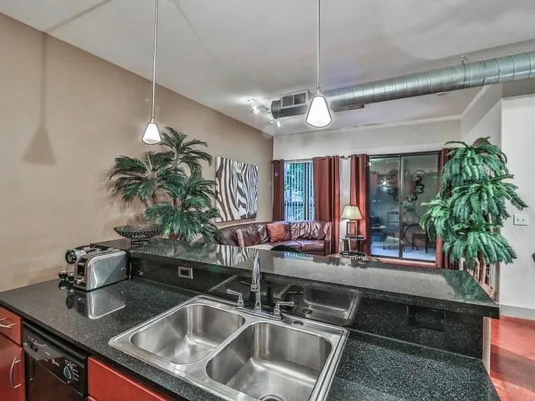 1901 Post Oak Blvd #1406 — Photo 7