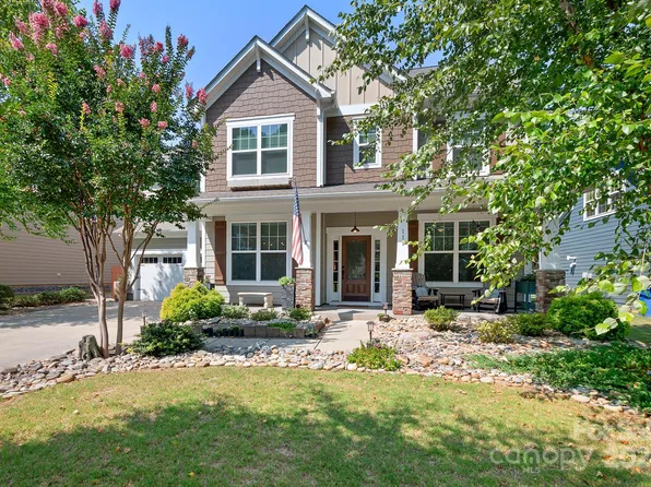 111 Ferngrove Ct, Mooresville, NC 28117