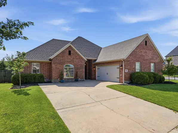 700 SW Sterling Pl, Bentonville, AR 72712