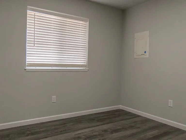 880 N Pershing St — Photo 10