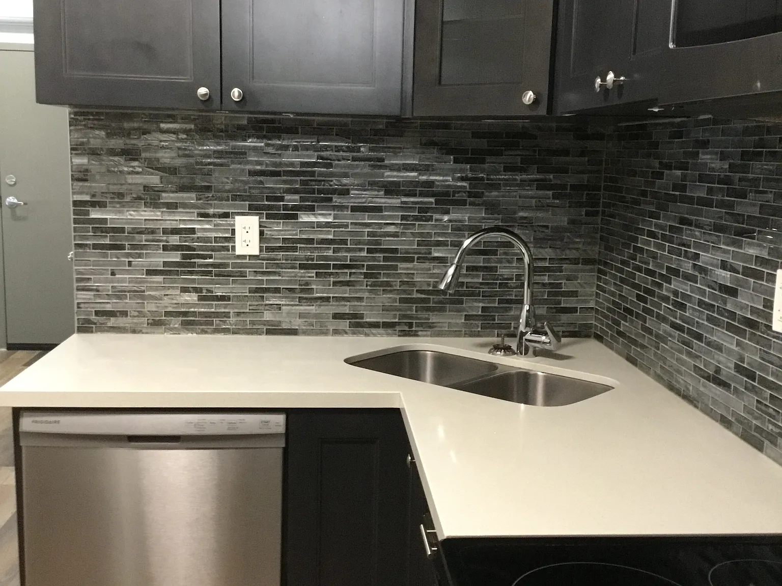 1 bed, 550 sqft, $1,550 — Photo 2