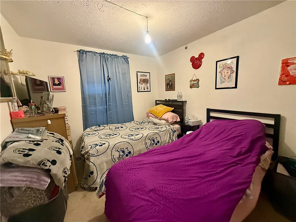 3 bed, 1.5 bath, 1176 sqft, $2,200 — Photo 4