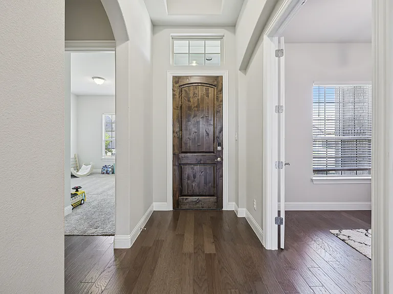 1656 Pegasus Dr — Photo 4