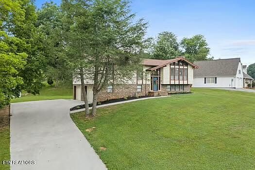 2nd image of 609 Greenwood Dr