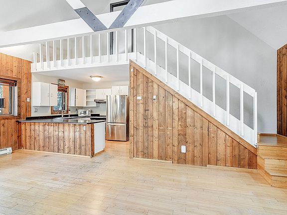 4th image of 31 Sally Cir