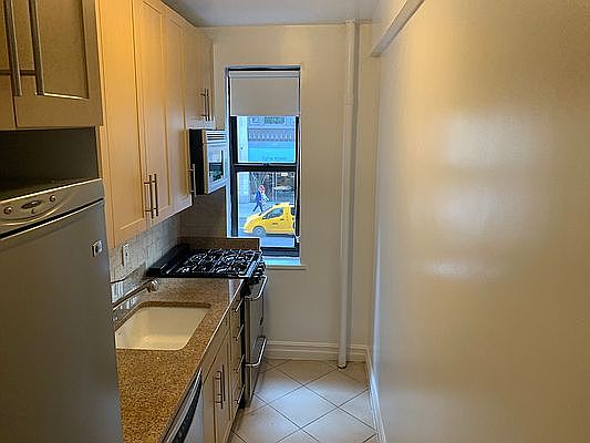 5th image of 8 Gramercy Park #2H