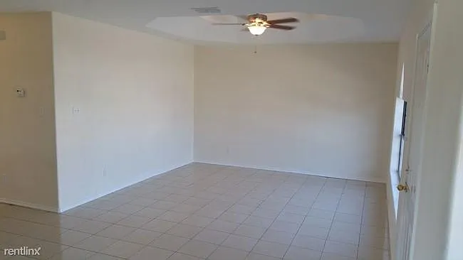 2810 Melanie Dr — Photo 4