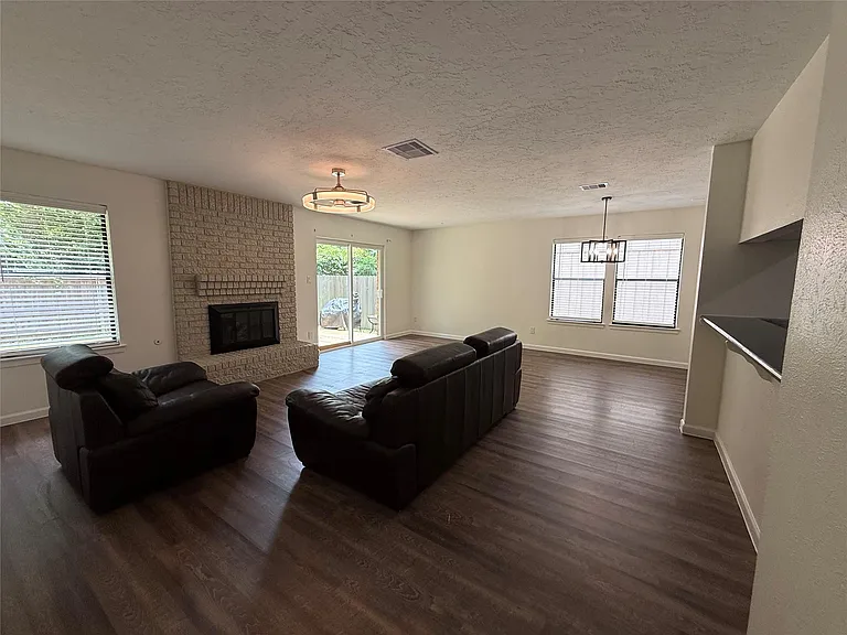 8 N Circlewood Gln — Photo 15