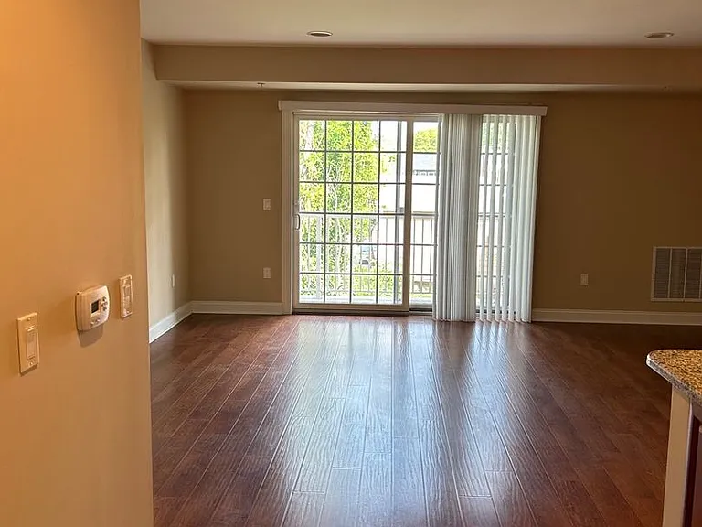 106 Terrace Ave — Photo 9