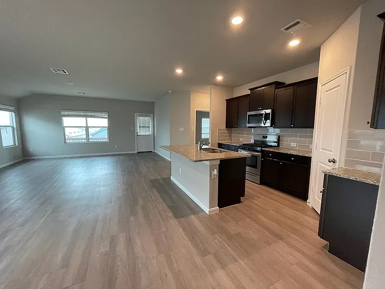 2810 Calandra Lark — Photo 11