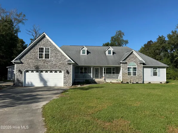 134 Bur Oaks Boulevard, Newport, NC 28570