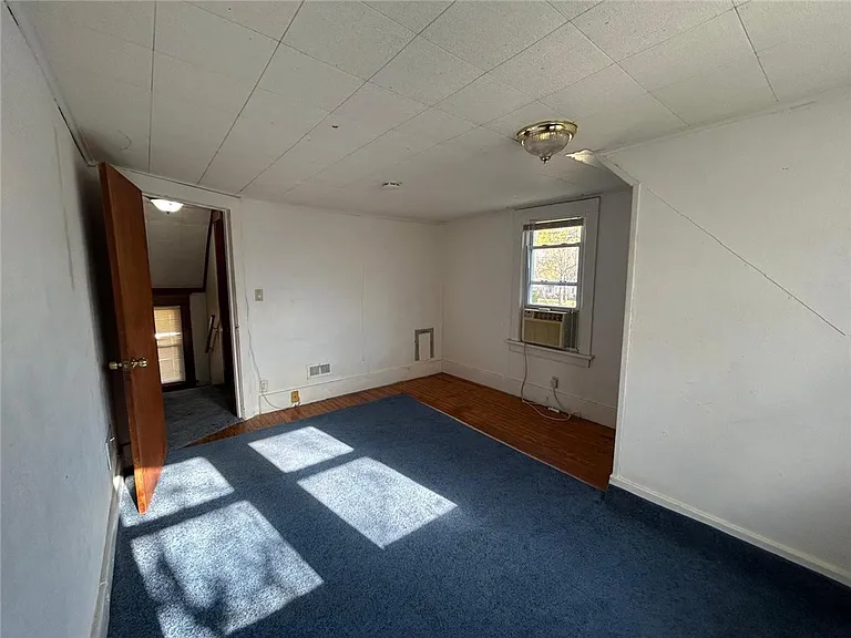 125 Windsor Rd — Photo 21