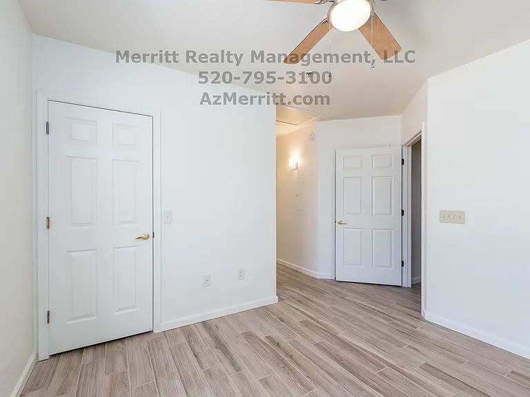 1204 N Winstel Blvd #8 — Photo 20