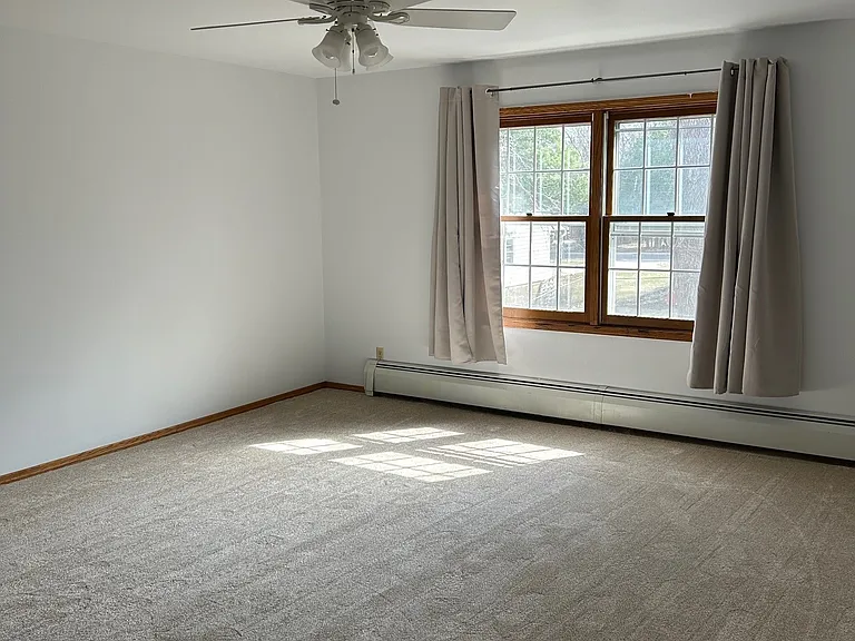 6 Whitcomb Cir #9 — Photo 11