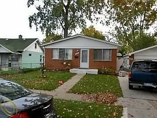 21372 Majestic Ave photo 1