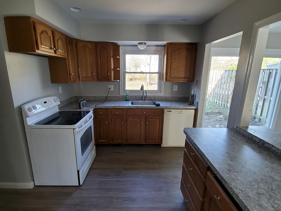 2nd image of 648 Chapelgate Dr