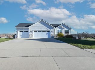 1807 Wycliffe Ct SW, Cedar Rapids, IA 52404