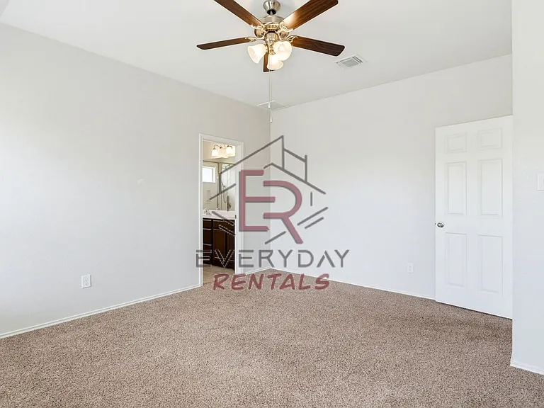 2028 Mallard Ct — Photo 9