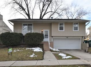 266 Cherrywood Rd, Buffalo Grove, IL 60089