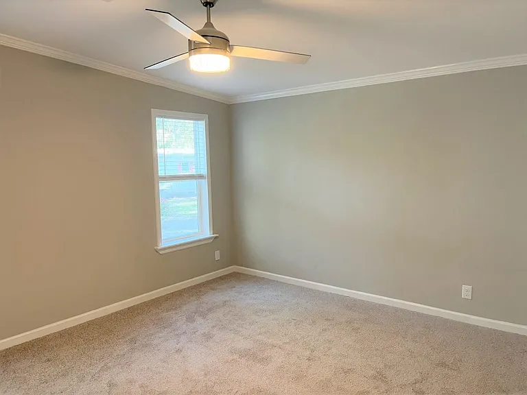 1077 Cloverleaf Cir #1077 — Photo 12