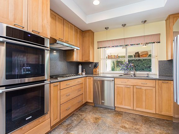 3rd image of 3868 Sunset Knolls Dr