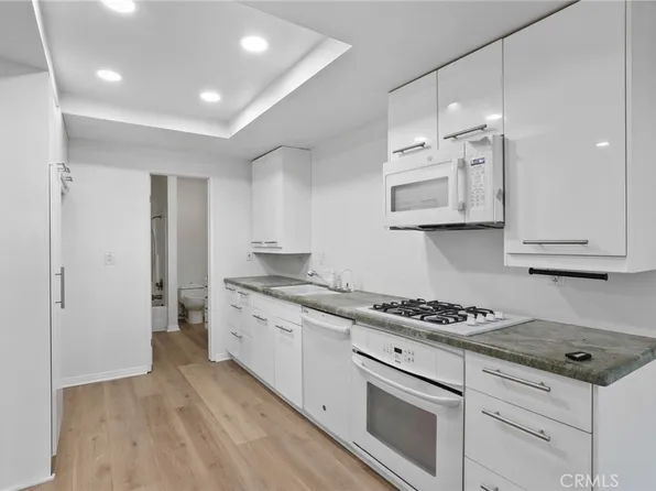 19132 Shoreline Ln Unit 2, Huntington Beach, CA 92648