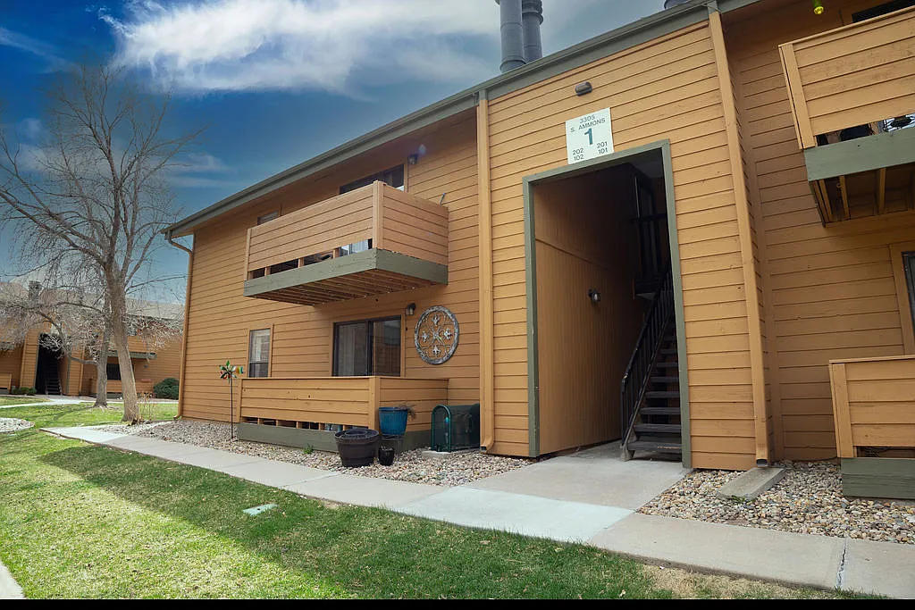 2 bed, 1072 sqft, $2,250 — Photo 1