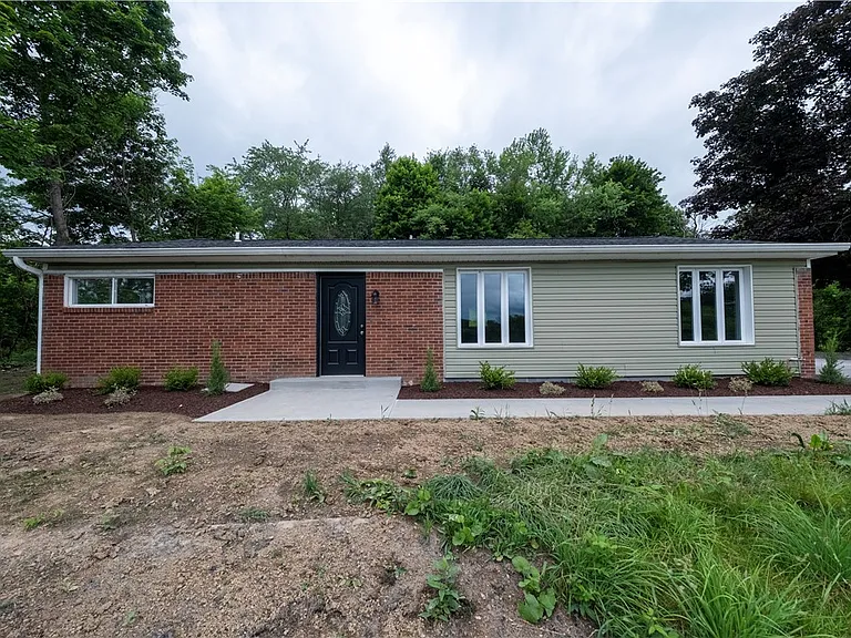 1165 Kings Ln — Photo 1