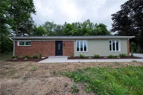 1165 Kings Ln Photo 1